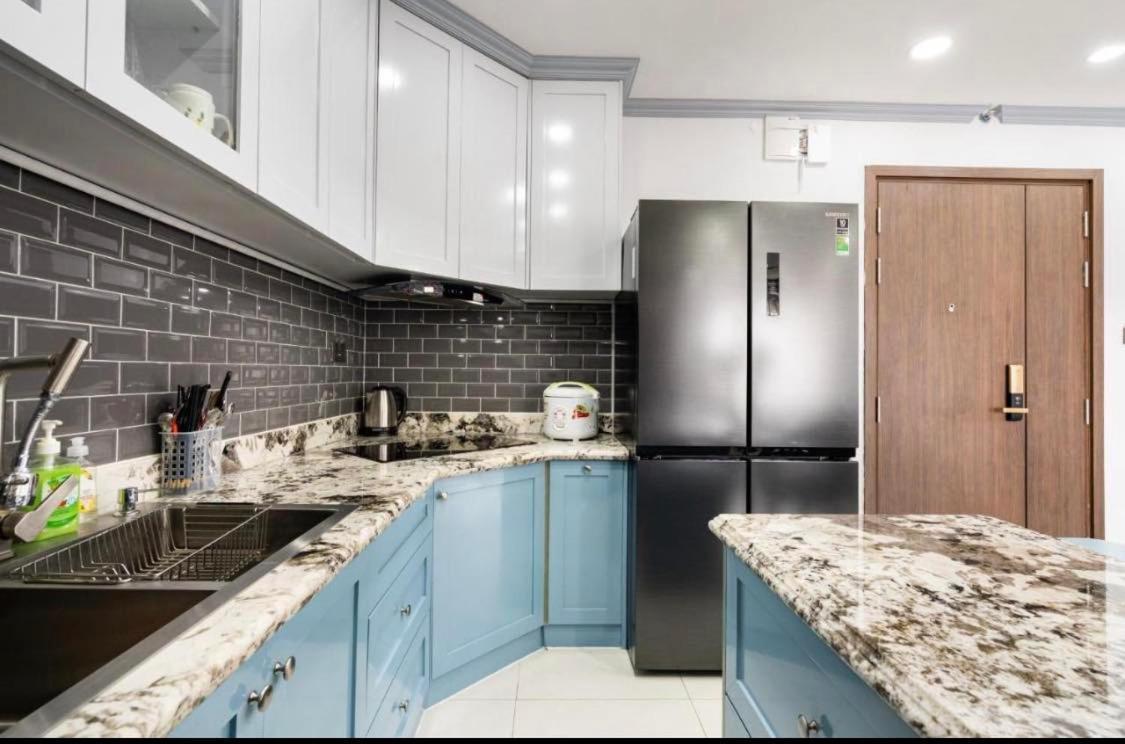 Apartment Spacious With View In District 7 *